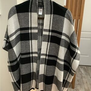 Plaid Black and White Women's Sweater